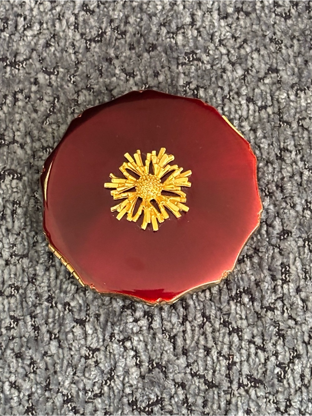 Vintage KIGU powder compact